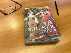 Qual era o papel das mulheres na “terrível” Idade Média?